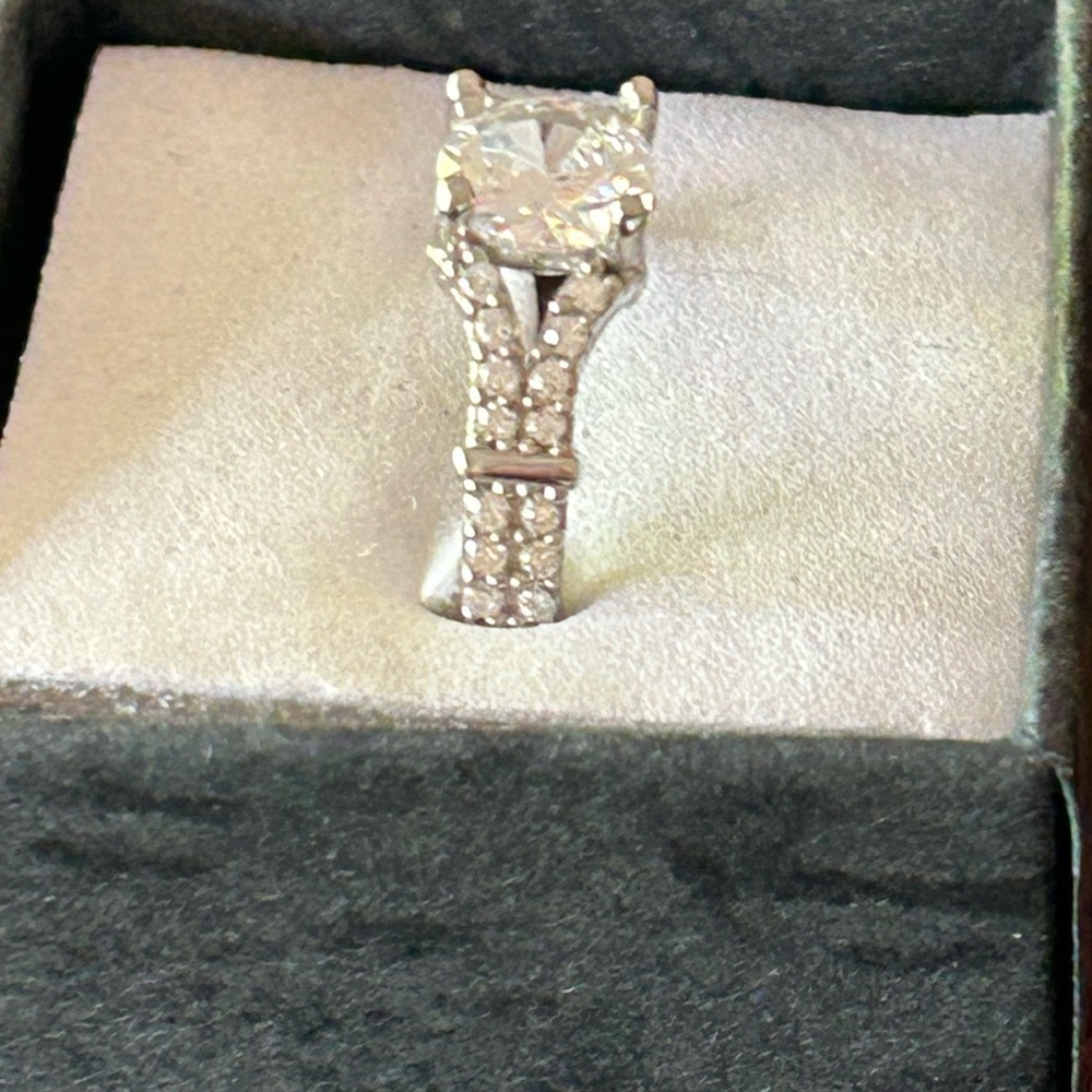 Sterling Silver 925 Ring with Cubic Zirconia size 7.5 - Picture 2 of 8